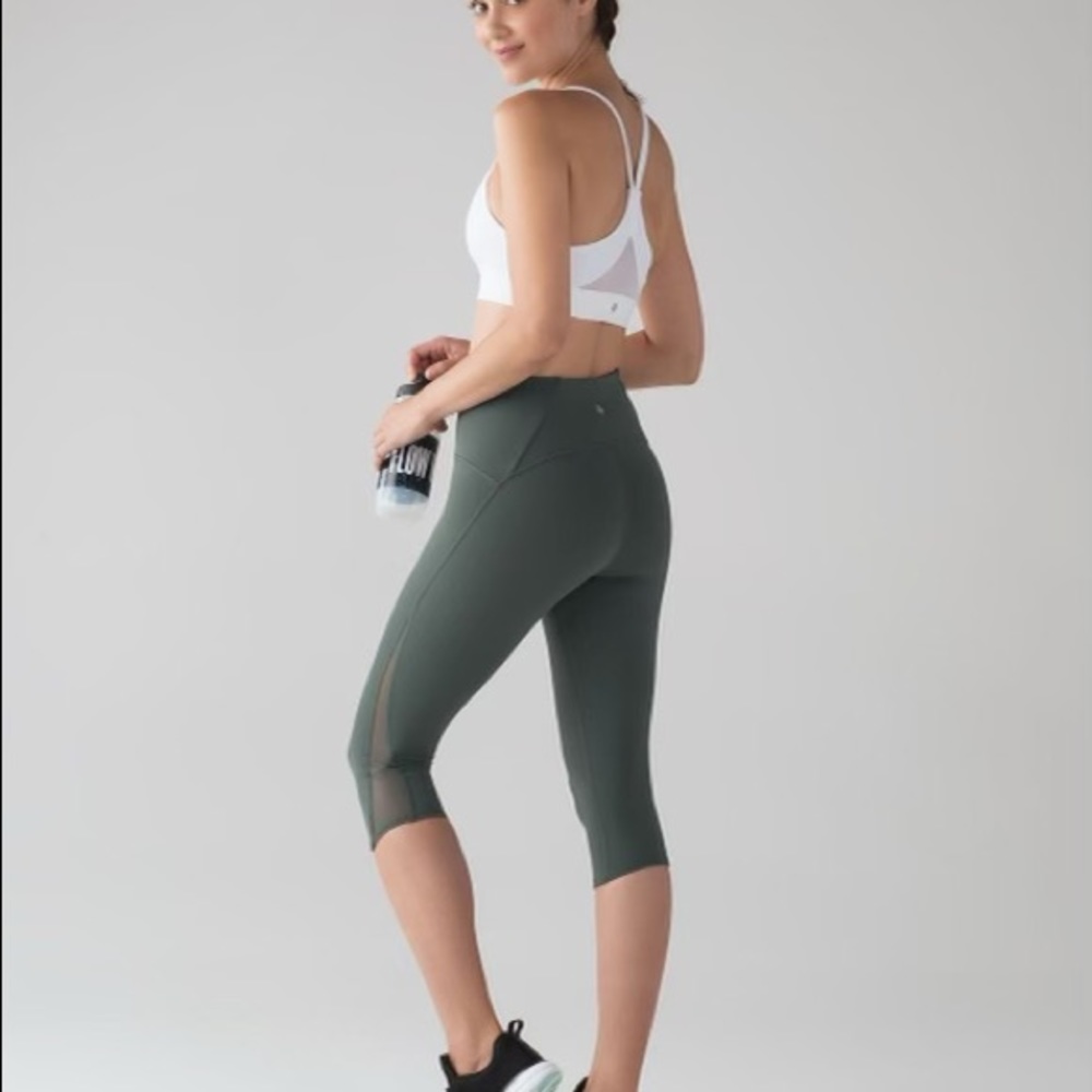 Lululemon cropped 22 in leggings